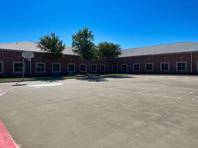 Freedom Elementary School Outdoor Basketball Courts (Halfcourt) in Fort Worth