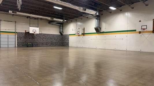 Meadowbrook Middle School Gym - Auxiliary in Fort Worth 3