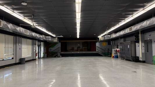 Cafeteria (3 hr min)