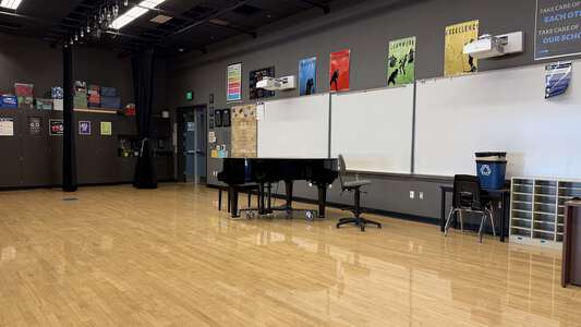 Beacon Park School (K-8) Stage Classroom in Irvine 3