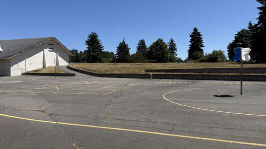 Woodmont K-8 Outdoor Basketball Courts in Des Moines