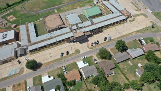 Epperly Heights Elementary School Parking Lot - Front in Del City 2
