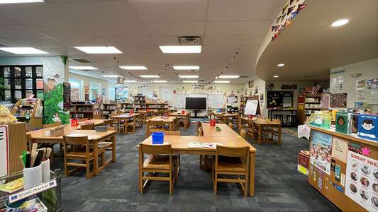 Irving Elementary School Library in Wichita 3