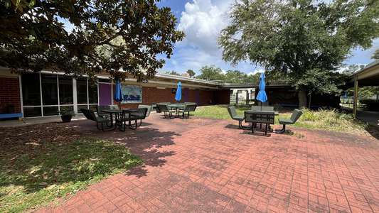 Courtyard 2 (3 hr min)