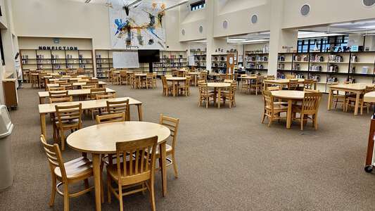 Lake Oswego High School Library in Lake Oswego