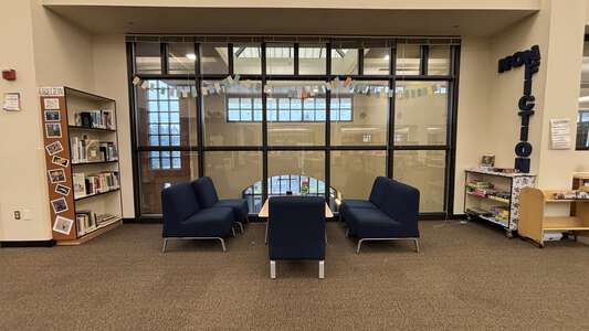 Lake Oswego High School Library in Lake Oswego 4