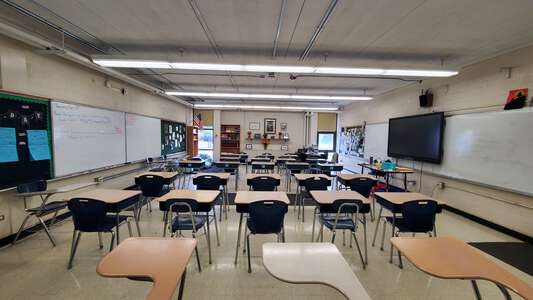 Cedar Bluff Middle School Classroom Standard in Knoxville 4