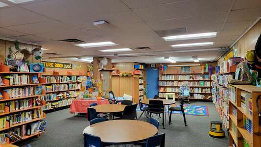 Fletcher Hills Elementary School Library in El Cajon
