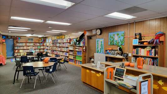 Fletcher Hills Elementary School Library in El Cajon