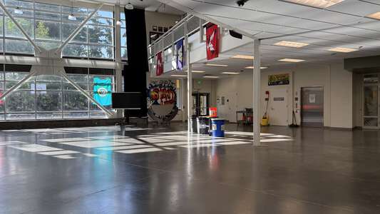 Lakota Middle School Cafeteria in Federal Way
