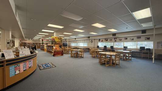 Daggett Middle School Library in Fort Worht