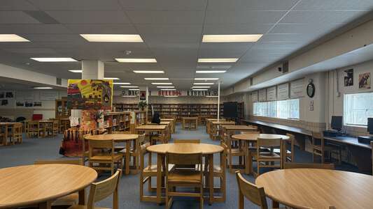 Daggett Middle School Library in Fort Worht