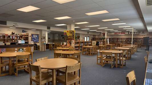 Daggett Middle School Library in Fort Worht