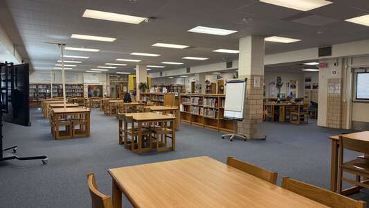 Daggett Middle School Library in Fort Worht