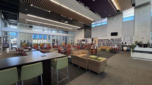Portola High School Learning Commons in Irvine