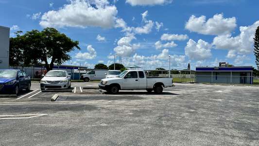 Amelia Earhart Elementary School Parking Lot - Front in Hialeah 4