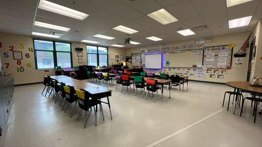 Highlands Grove Elementary School Classroom Standard in Lakeland 2