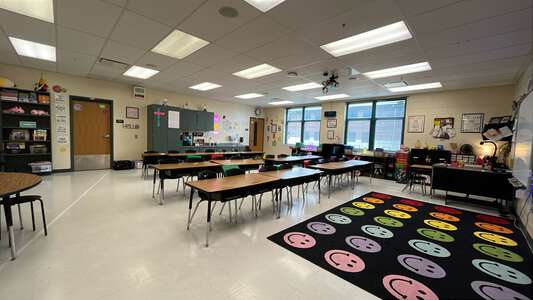 Highlands Grove Elementary School Classroom Standard in Lakeland 4