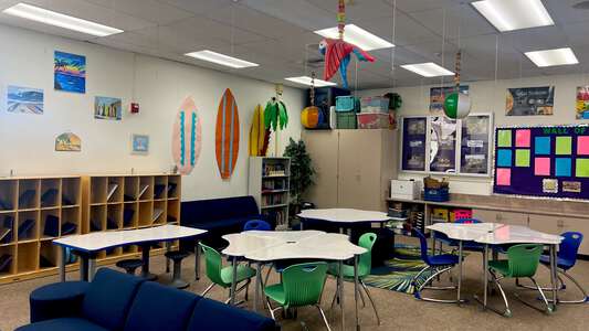 Mountain View Elementary School Classroom Standard in Simi Valley