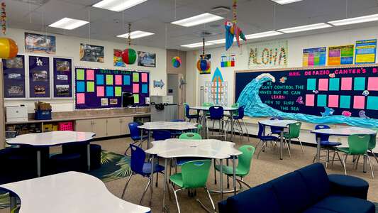 Mountain View Elementary School Classroom Standard in Simi Valley