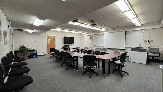 Education Center Parr Room in Eugene 3