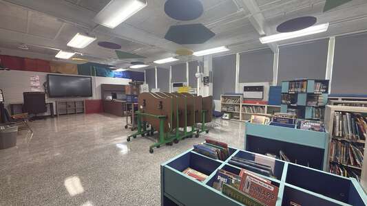 Airline Park Academy for Advanced Studies Library in Metairie 3