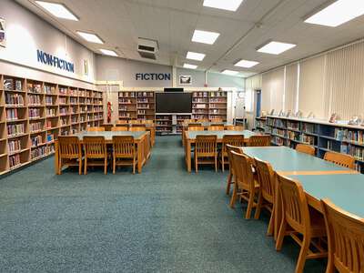 Rio Tierra Junior High School Library in Sacramento