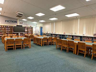 Rio Tierra Junior High School Library in Sacramento