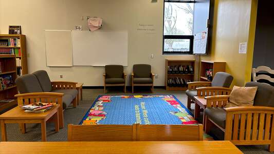McLean Science and Technology Magnet Elementary School Library in Wichita 4