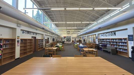 Eastway Middle School Media Center in Charlotte 5