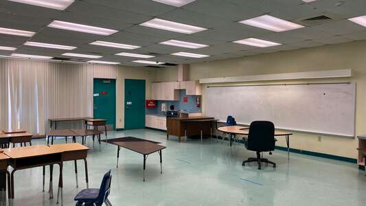 Croissant Park Elementary School Classroom Standard in Fort Lauderdale