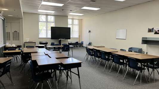 Delaine Eastin Elementary School Classroom Standard in Union City
