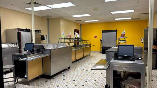 Marshall Middle School Cafeteria in Wichita 4