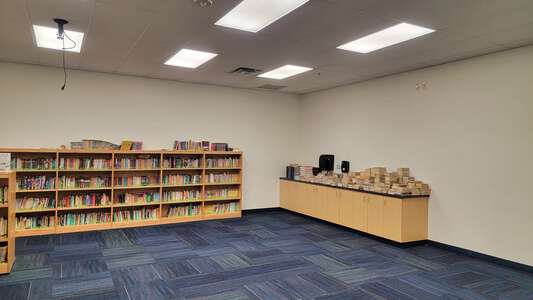 Pathfinder Academy K-8 Library in Mesa