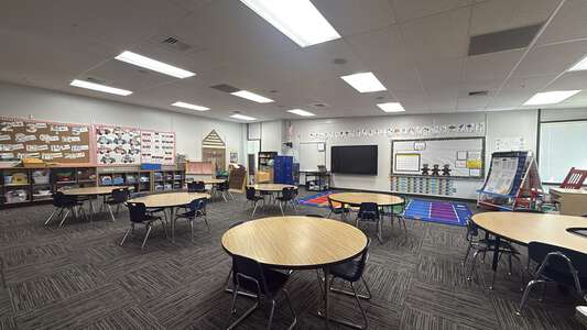 Walnut Elementary School Classroom Standard in Rock Springs 3