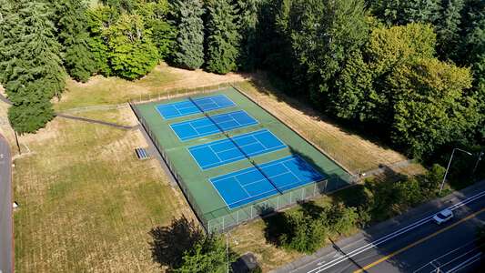 Kamiakin Middle School Tennis Courts in Kirkland