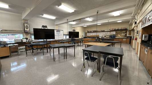 South Salem High School Classroom Standard in Salem 4