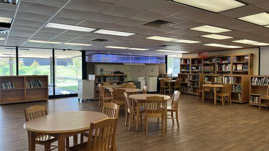 Texas High School Library in Texarkana 4