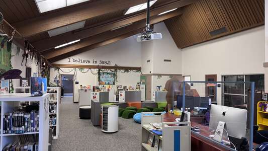 Greentree Elementary School Library in Irvine