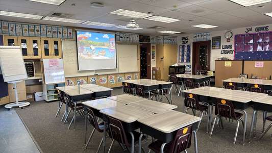 Foothill Oak Elementary School Classroom Standard in Vista 2