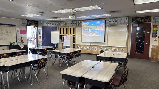 Foothill Oak Elementary School Classroom Standard in Vista 3