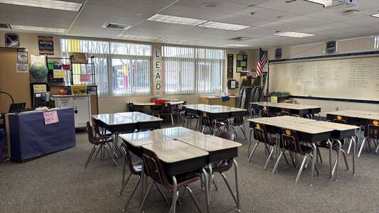 Foothill Oak Elementary School Classroom Standard in Vista 4