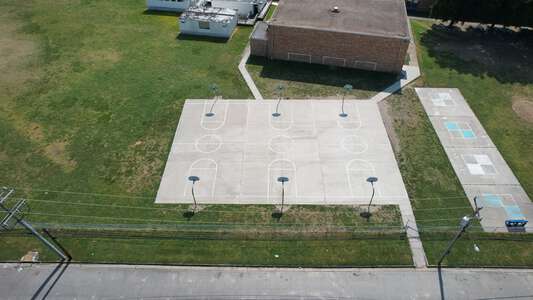 Point O'View Elementary School Outdoor Basketball Courts in Virginia Beach 2