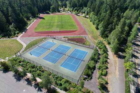 Timberline Middle School Tennis Courts in Redmond