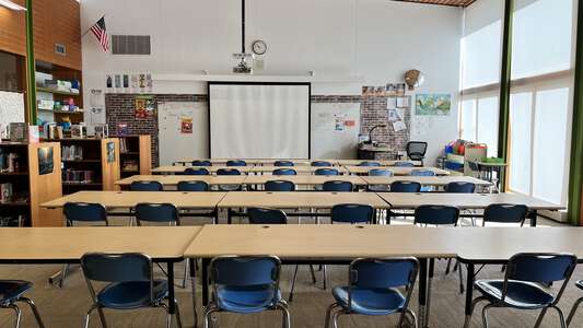 Maple Elementary School Library in Springfield