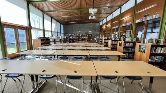Maple Elementary School Library in Springfield