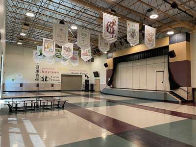 Rosemont Ridge Middle School Commons in West Linn