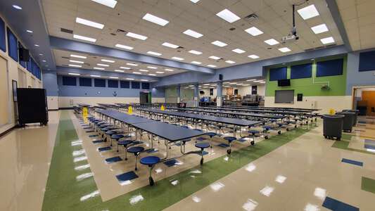Crews Lake Middle School Cafeteria in Spring Hill