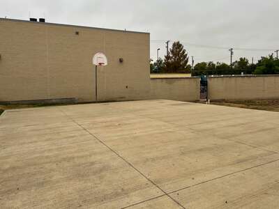 Oran M Roberts Elementary School Outdoor Basketball Courts in Dallas
