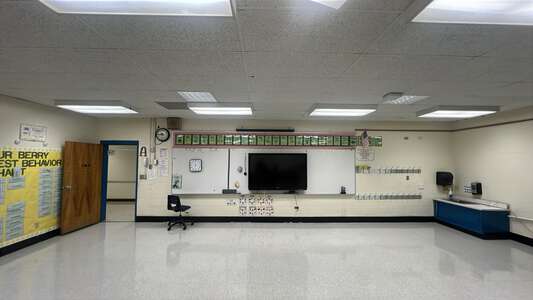 Beverly Woods Elementary School Classroom Standard in Charlotte 2